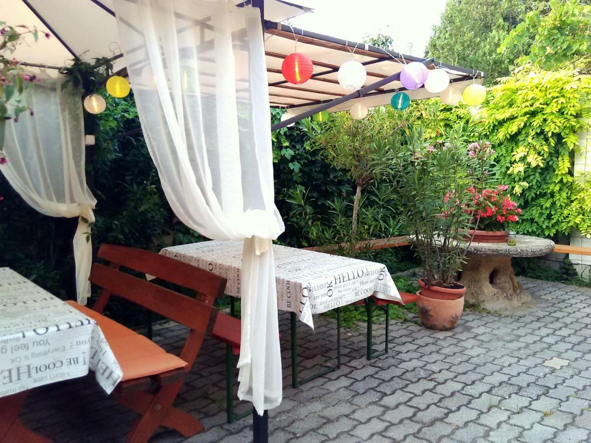 Burg Apartman Jula Exterior foto