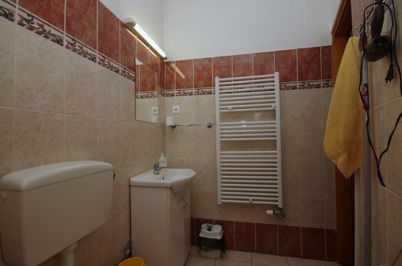 Burg Apartman Jula Exterior foto