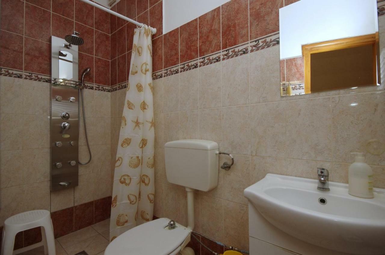 Burg Apartman Jula Exterior foto