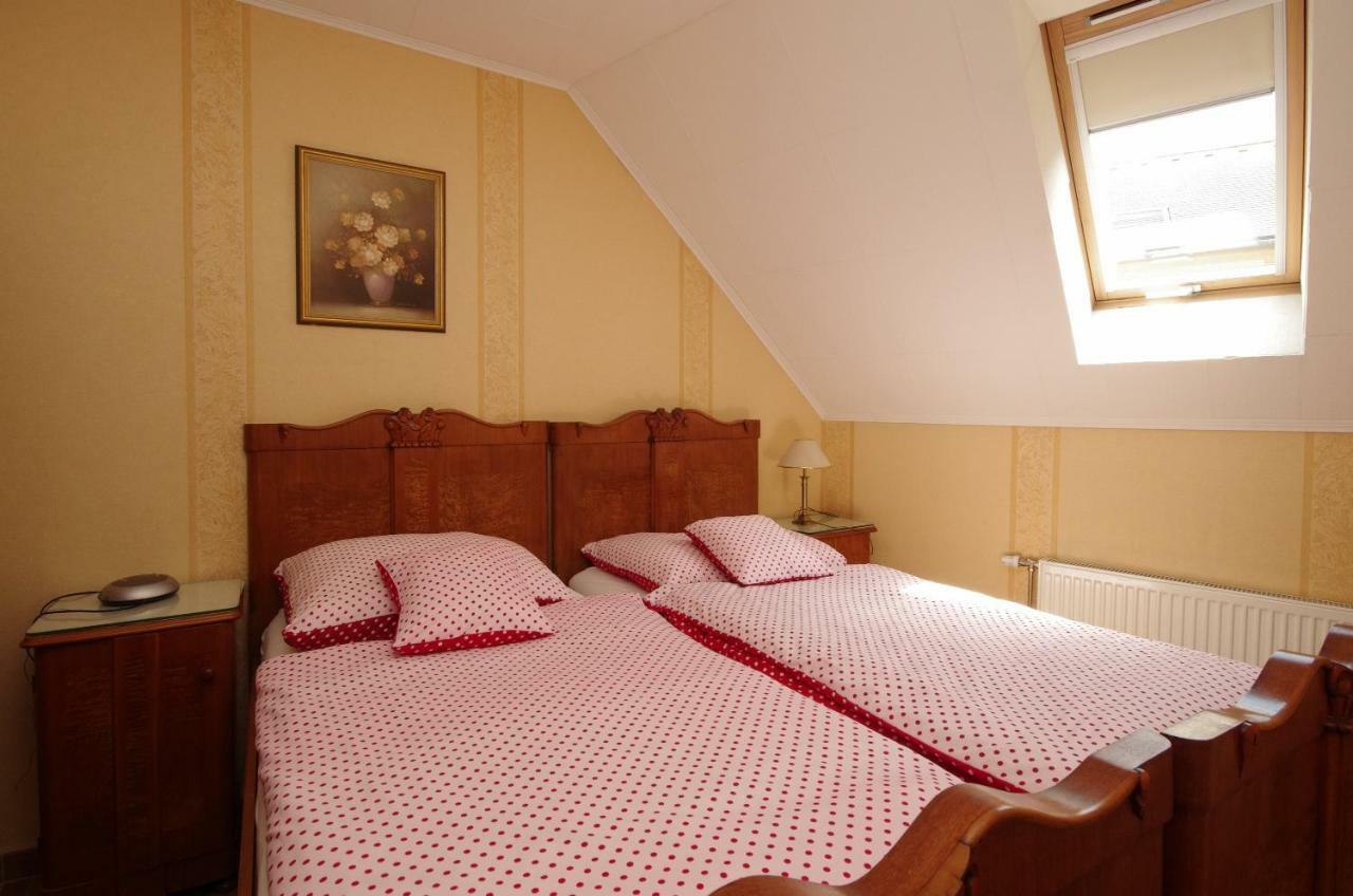Burg Apartman Jula Exterior foto