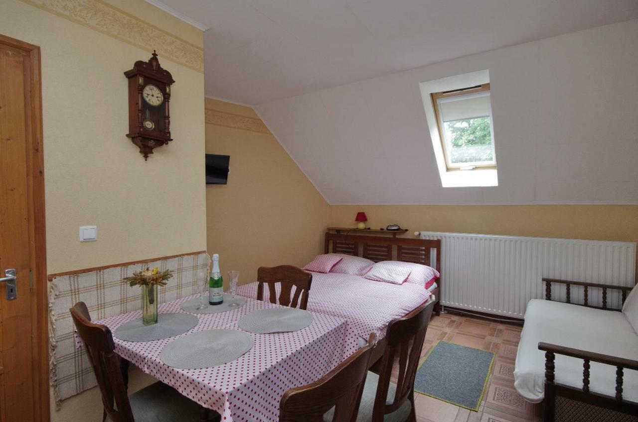 Burg Apartman Jula Exterior foto