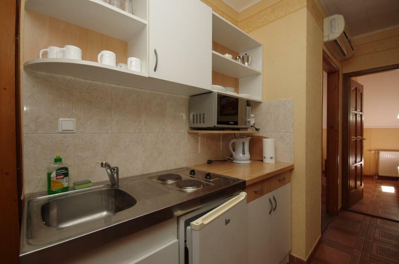 Burg Apartman Jula Exterior foto