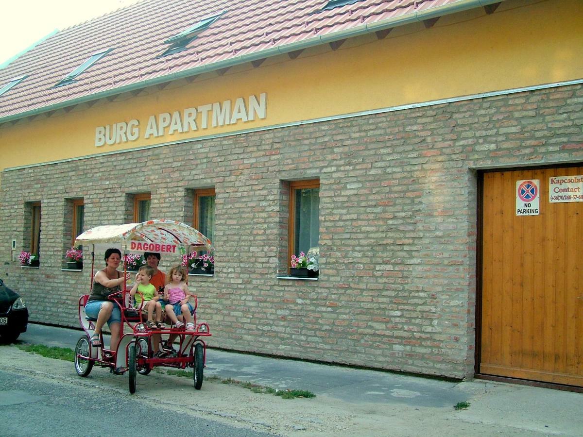 Burg Apartman Jula Exterior foto